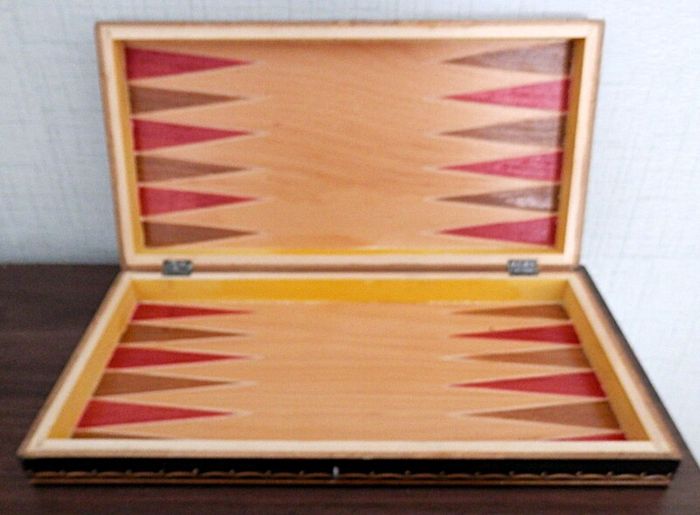 Vintage Wooden Chess / Backgammon Set 34 euro