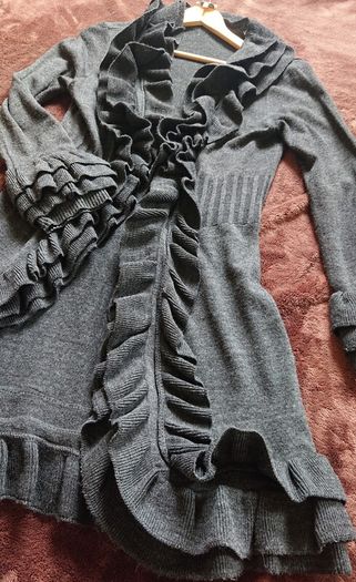 Gallery Cardigan  Size 16