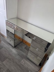 vanity table