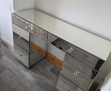 vanity table
