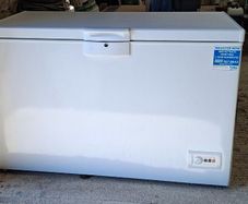 Chest freezer