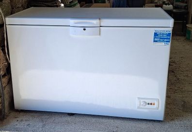 Chest freezer