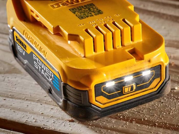 DeWaLT 18V XR Cordless Battery Powered Pruner + Next Gen 18V XR PowerStack Battery + 12V - 18V Multi Voltage Fast Charger. The Best A Professional Can Get. Closing down sale - all must go!