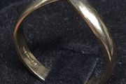 Vintage 9ct Gold Modernist V Ring | Birmingham Hallmarked | Size 54