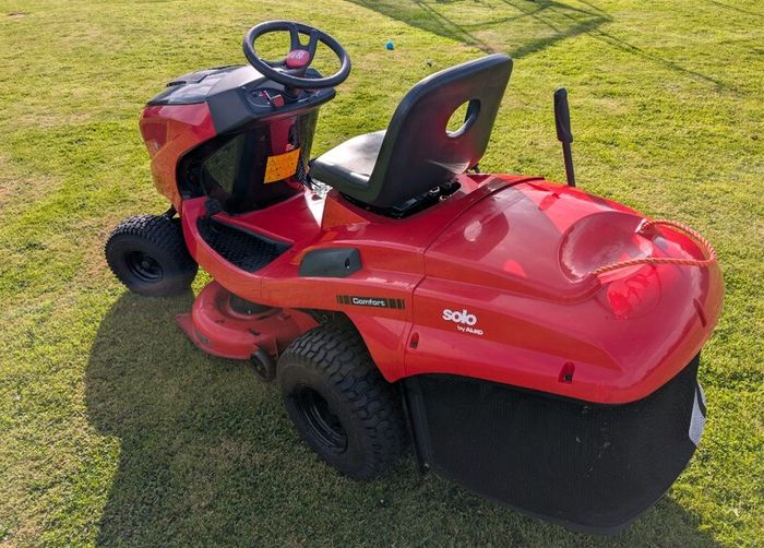 Solo by AL-KO T15-93.7 HD-A Comfort Ride On Mower