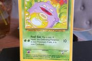 Pokemon Base set Koffing 51/102 Near Mint Condition