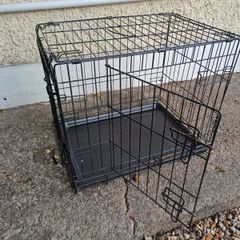 Foldable dog crate