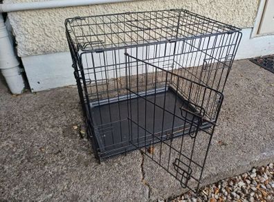 Foldable dog crate