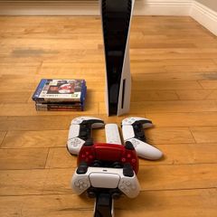 PS5 Disc Edition 4 Controllers Charging Stand FIFA Call of Duty