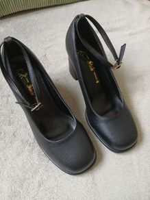 Black shoes with 3 inch heels