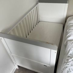 Cot bed