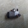 Suzuki SJ 410 Wheel cylinder. Image 2