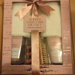 Ladies Slippers Foot Care Set Brand New in beautiful gift box