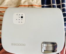GooDee HD Projector Like New excellent condition