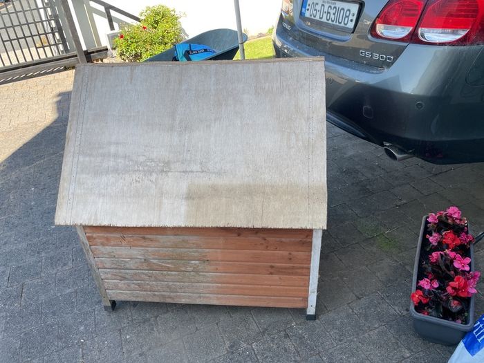Dog kennel