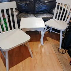 2 kitchen chairs and coffee table
