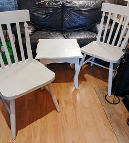2 kitchen chairs and coffee table