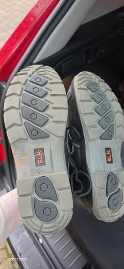 Safety shoes 7UK and 9UK
