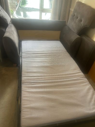soda with pull out bed