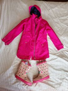 Regatta Windbreaker, size 140. Free gift: boots, size 33