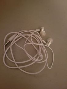 earphones