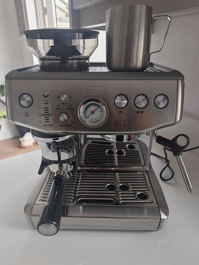 Sage Barista Express Impress in Stainless Steel