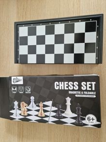 Foldable Chess Set