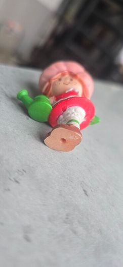 HTF Vintage 1981 AGC Kenner Strawberry Shortcake Mini PVC Doll Watering Can Figurine 2" same era as MLP G1 My Little Pony