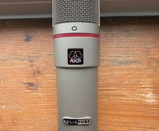 AKG Solidtube
