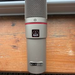 AKG Solidtube