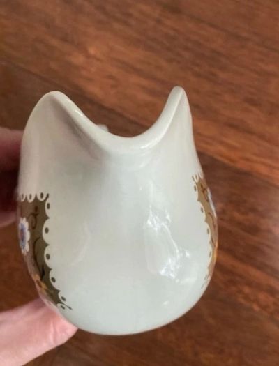 Vintage Woods And Sons Bayeux Pattern Side Plates & Gravy Boat