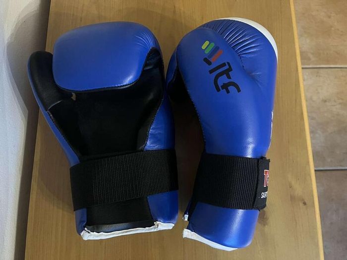 Top Ten Superfight 3000 Gloves ITF
