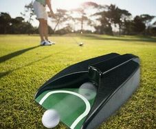 Golf putt return machine