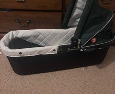 Outnabout Nipper Carrycot Sycamore green