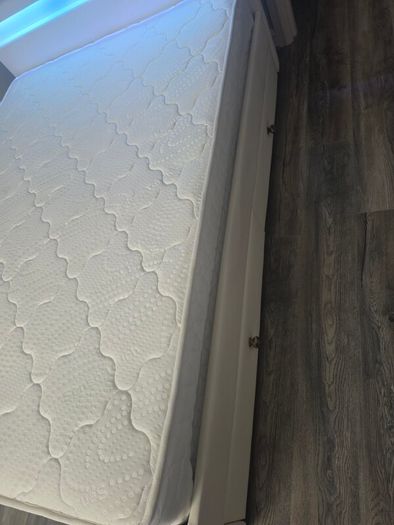 Double Bed Base with 4 Drawers & Mattress