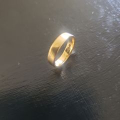 Gold  - 18ct heavy unisex hallmarked Gold Ring