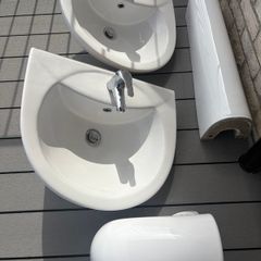 Pair of Bathroom sink