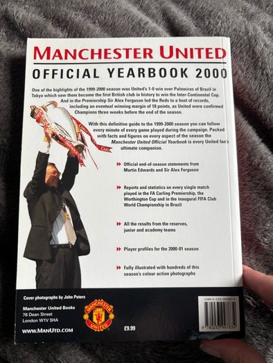 Manchester United Official Yearbook 2000
