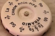 pyramid  chrom pitch pipe