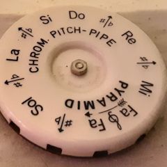 pyramid  chrom pitch pipe