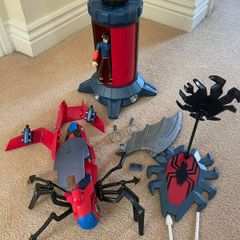 Disney Store Marvel SPIDER-MAN / Peter Action Figure Crime Lab Set