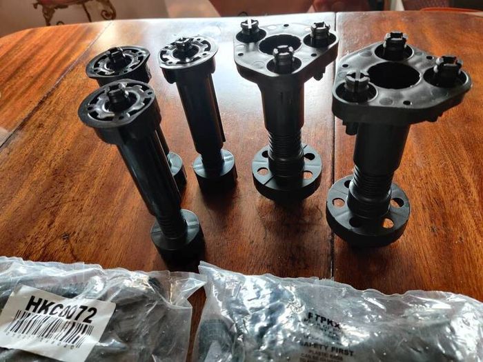 kitchen hinges and adjustable feet