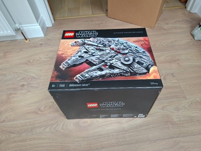 Lego Millenium Falcon 7592