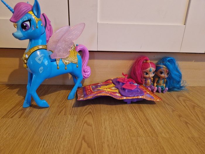 Shimmer and shine dolls