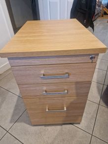 Lockable cabinet