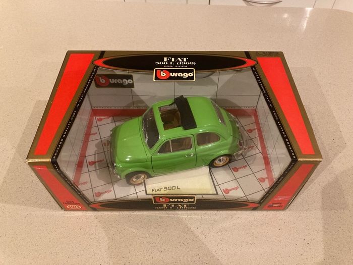 Fiat 500 L 1/16 Burago