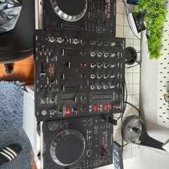 Behringer djx 900 + 2 cdj 350 turntables