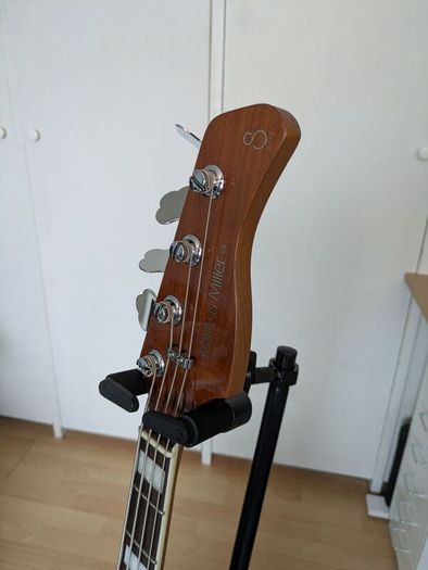 Sire Jazz Bass + Accessories