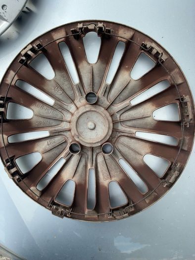 Hubcap Wanted For 2010 Volkswagen Golf