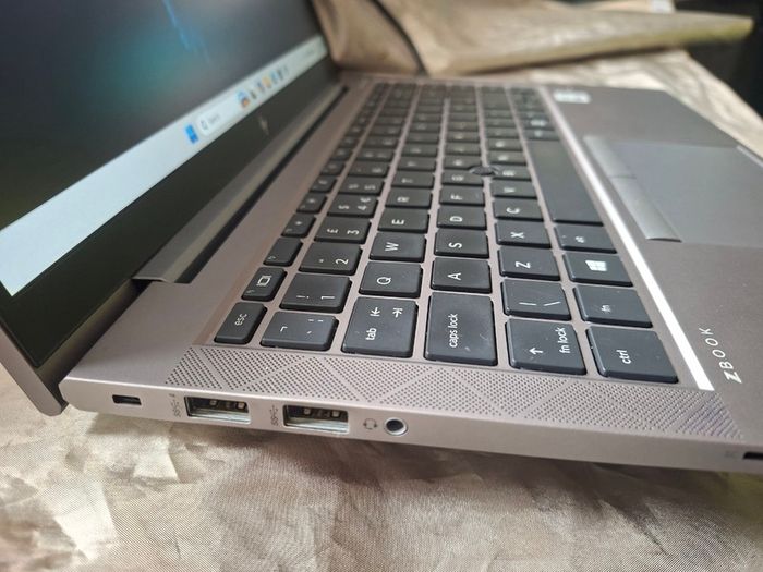 Hp Zbook Firefly G7 Laptop 14" 16gb Ram 512gb Ssd Nvidia 4gb Graphic